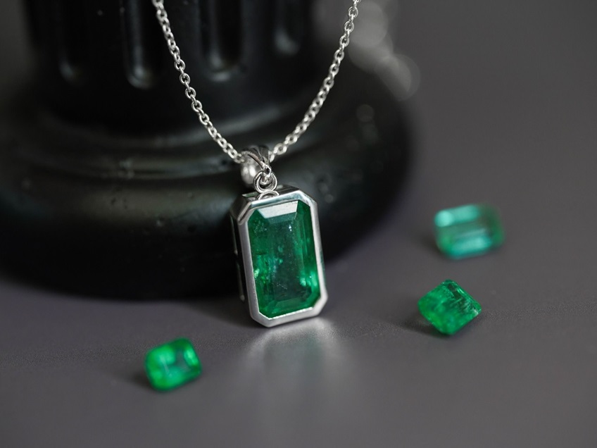 Ngọc Lục Bảo là gì? Ngọc Lục Bảo hợp mệnh, hợp tuổi nào? 13 day chuyen ngoc luc bao