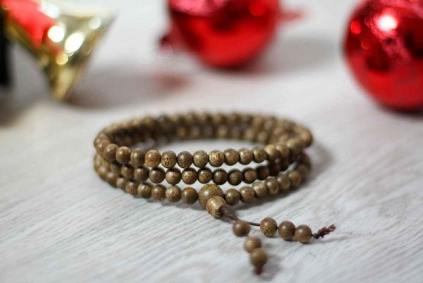 Vòng tay phong thủy có nghĩa gì? Hợp với tuổi nào, mệnh gì? 5 vong tay phong thuy