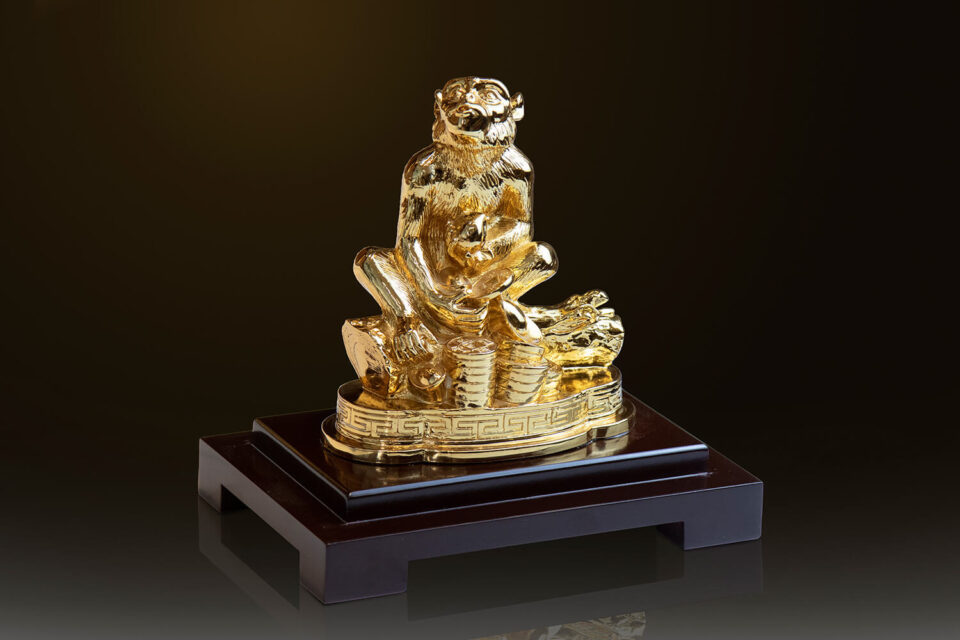 Tượng khỉ vàng