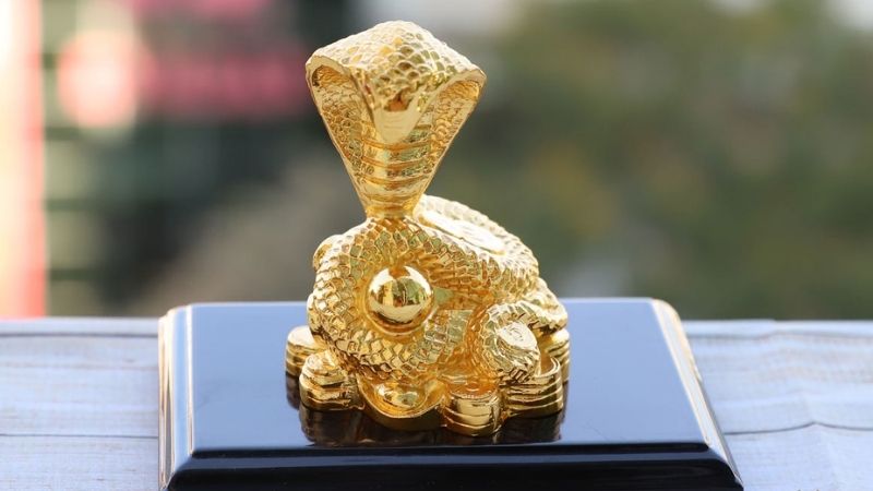 Tượng rắn phong thủy