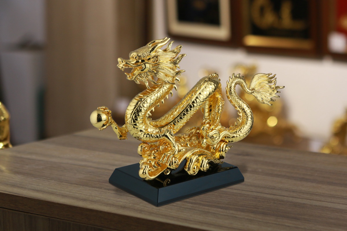 Tượng rồng vàng