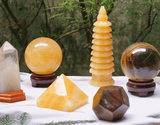 Vật phẩm phong thủy cho người mệnh Thổ